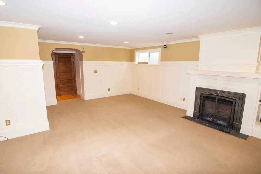 110 Scarboro Avenue SW Calgary AB T3H 2H1