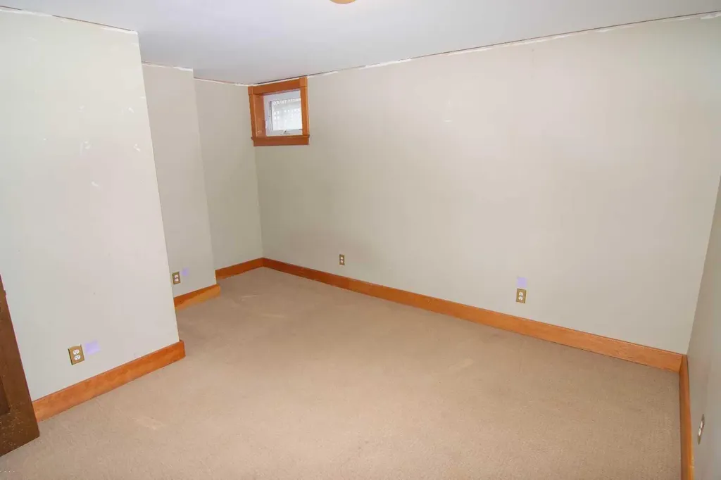 110 Scarboro Avenue SW Calgary AB T3H 2H1