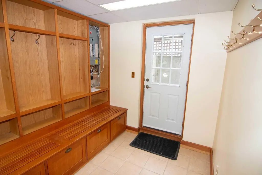 110 Scarboro Avenue SW Calgary AB T3H 2H1