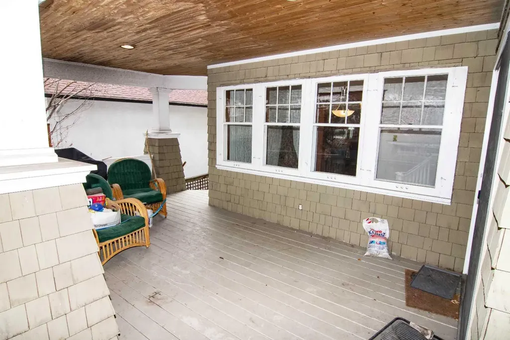 110 Scarboro Avenue SW Calgary AB T3H 2H1