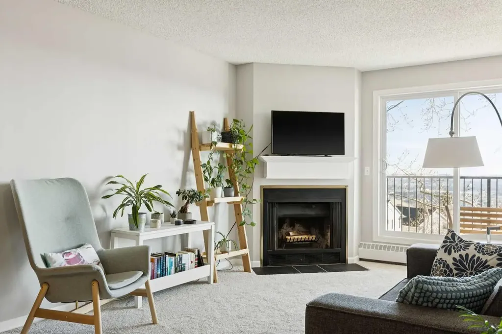 385 Patterson Hill SW Calgary AB T3H2P3