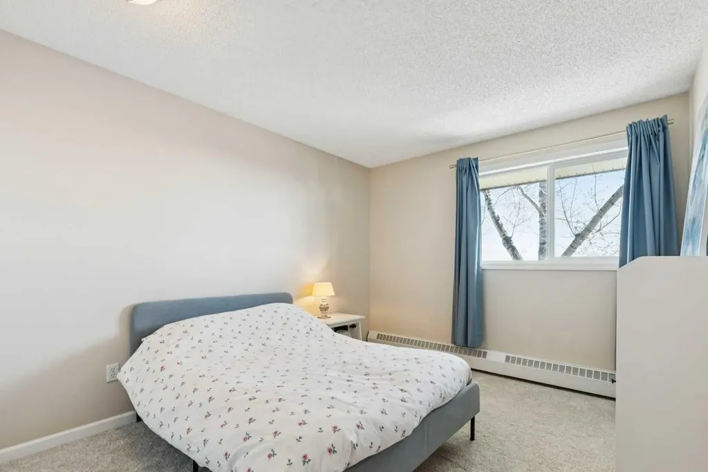 385 Patterson Hill SW Calgary AB T3H2P3
