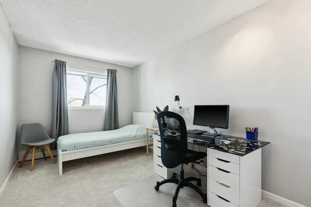 385 Patterson Hill SW Calgary AB T3H2P3