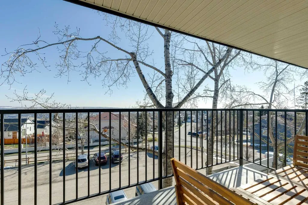 385 Patterson Hill SW Calgary AB T3H2P3