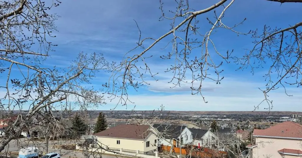 385 Patterson Hill SW Calgary AB T3H2P3