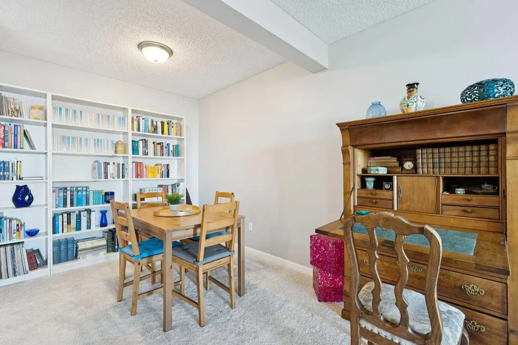 385 Patterson Hill SW Calgary AB T3H2P3