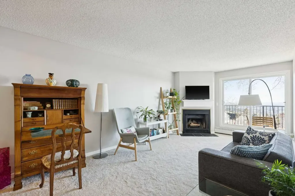385 Patterson Hill SW Calgary AB T3H2P3