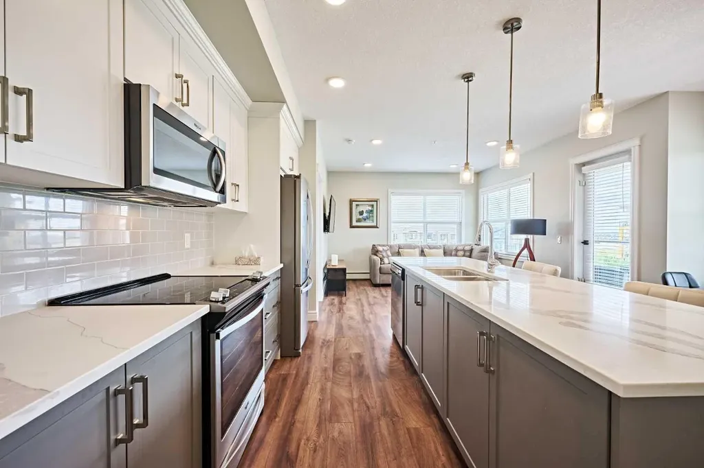 19621 40 Street SE Calgary AB T3M 3B2