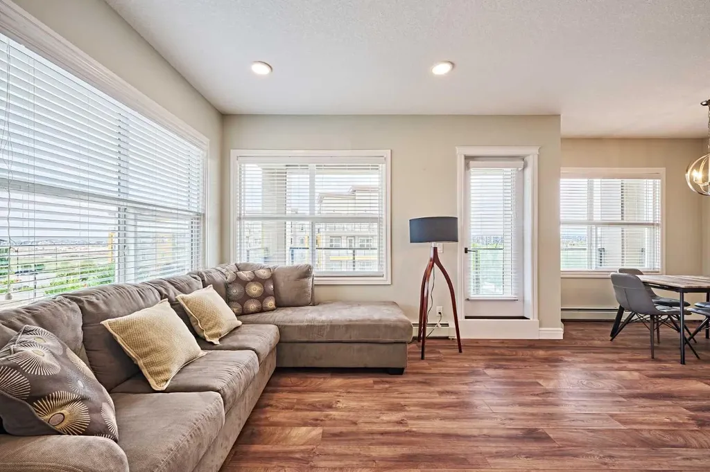 19621 40 Street SE Calgary AB T3M 3B2