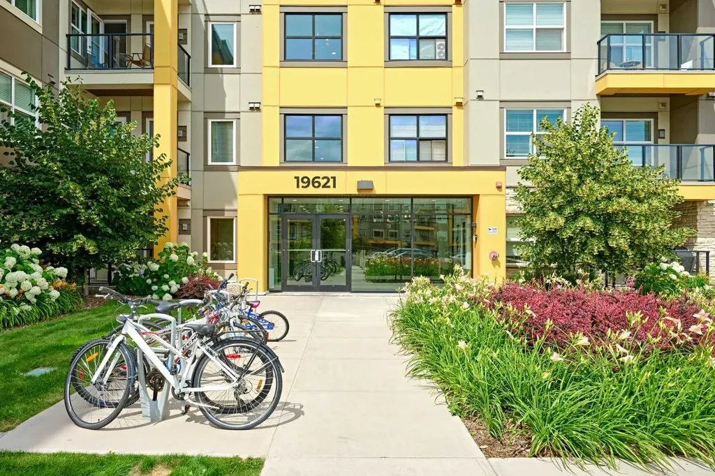19621 40 Street SE Calgary AB T3M 3B2