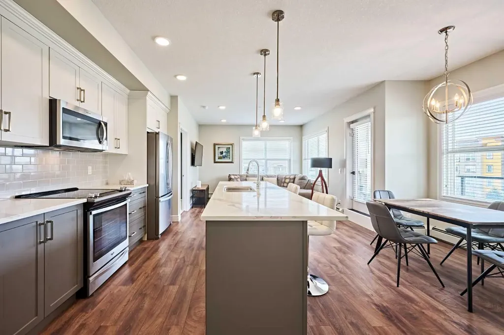 19621 40 Street SE Calgary AB T3M 3B2