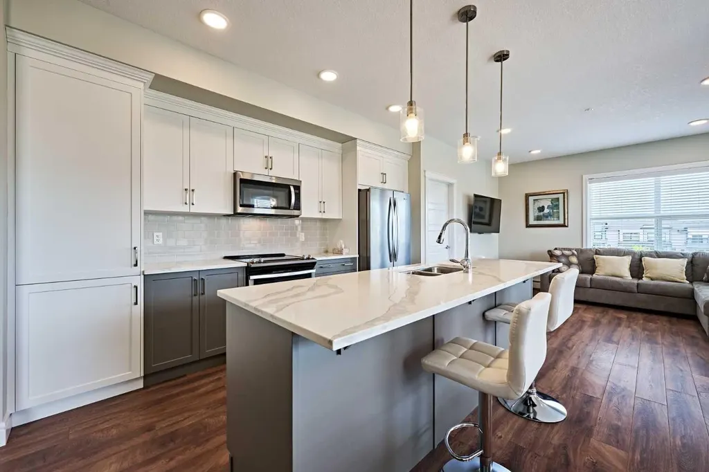 19621 40 Street SE Calgary AB T3M 3B2