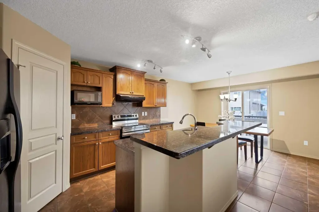 10 Bridlerange Circle SW Calgary AB T2Y5H4