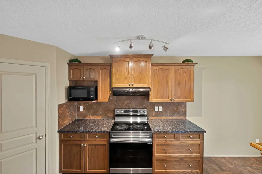 10 Bridlerange Circle SW Calgary AB T2Y5H4