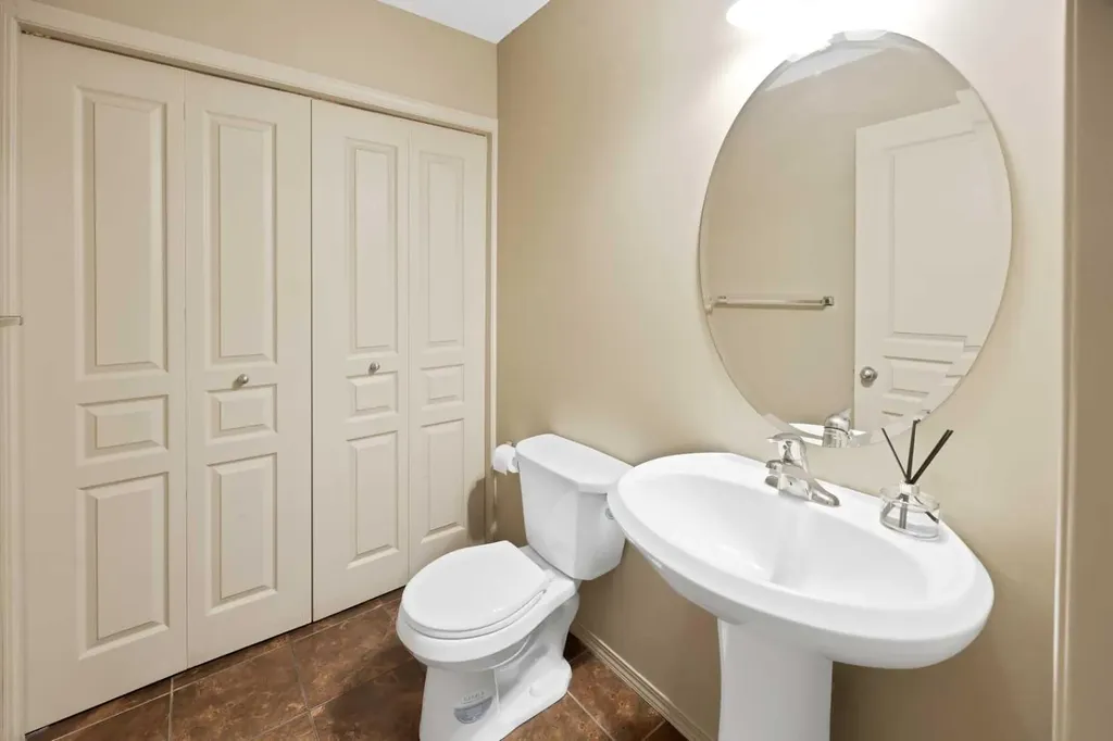 10 Bridlerange Circle SW Calgary AB T2Y5H4