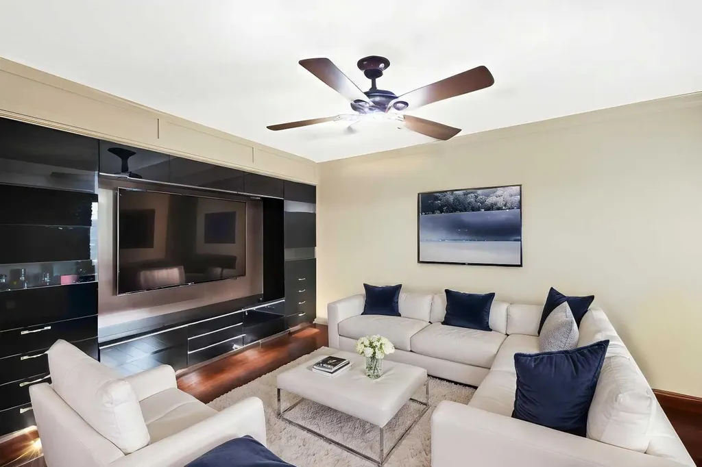 10 Bridlerange Circle SW Calgary AB T2Y5H4