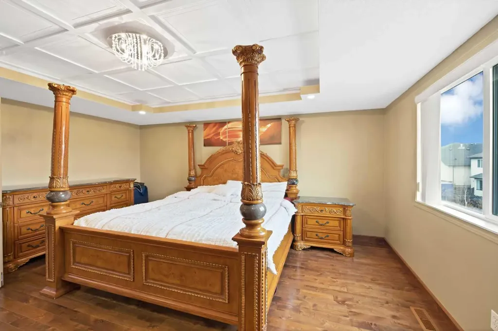 10 Bridlerange Circle SW Calgary AB T2Y5H4