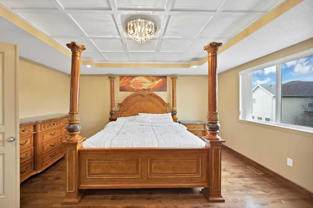 10 Bridlerange Circle SW Calgary AB T2Y5H4