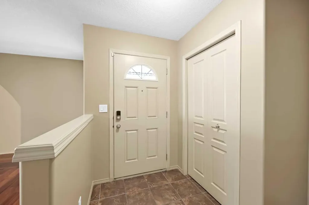 10 Bridlerange Circle SW Calgary AB T2Y5H4