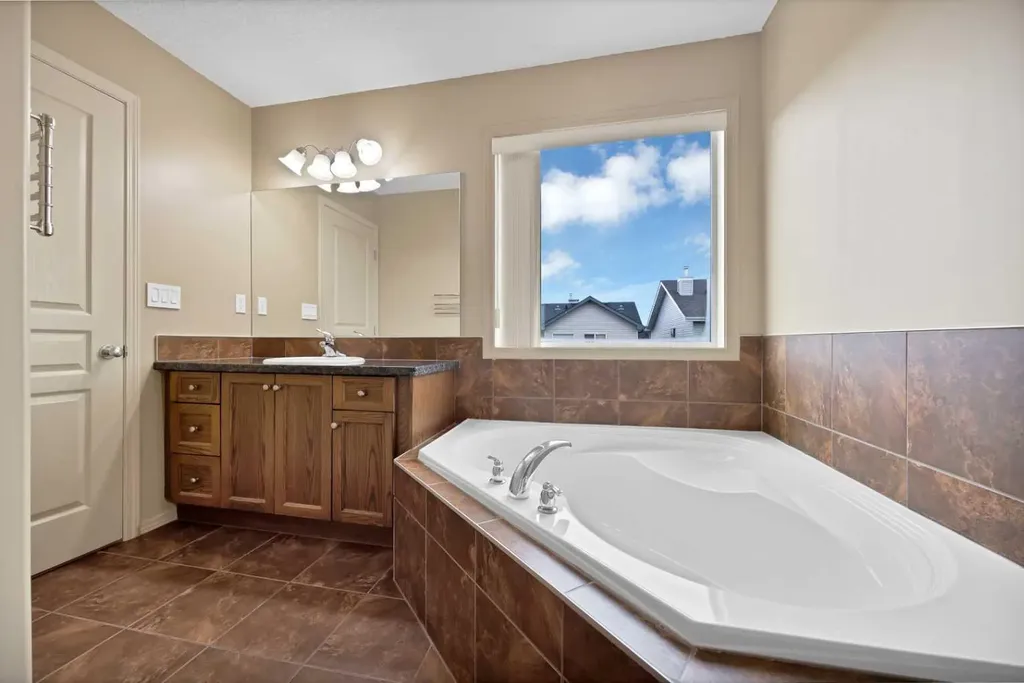 10 Bridlerange Circle SW Calgary AB T2Y5H4