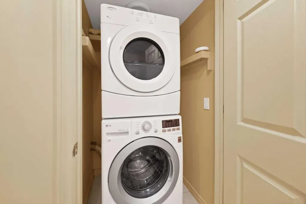 10 Bridlerange Circle SW Calgary AB T2Y5H4