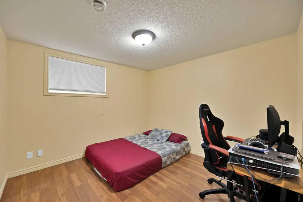 10 Bridlerange Circle SW Calgary AB T2Y5H4