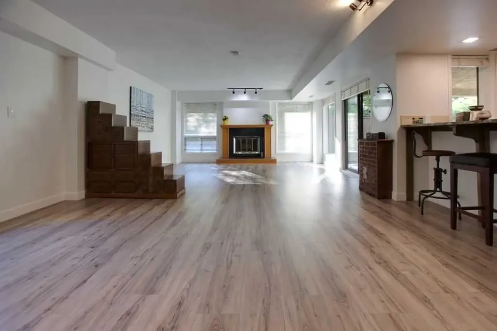 808 4 Avenue NW Calgary AB T2N 0M8