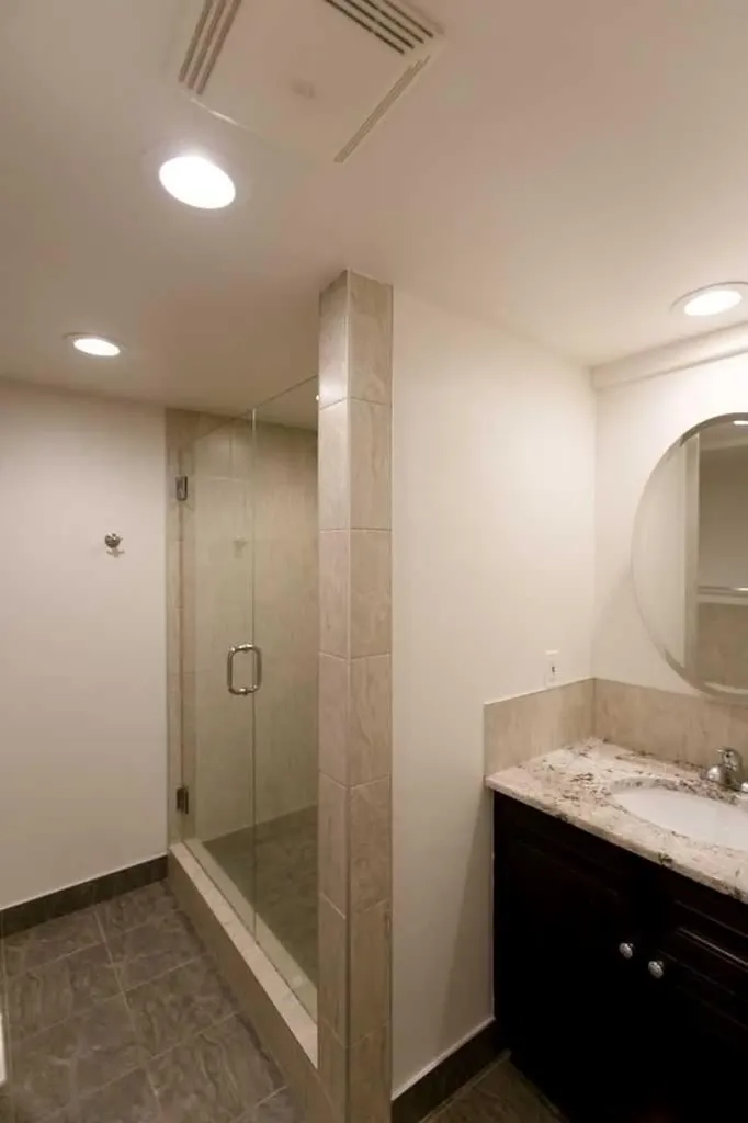 808 4 Avenue NW Calgary AB T2N 0M8