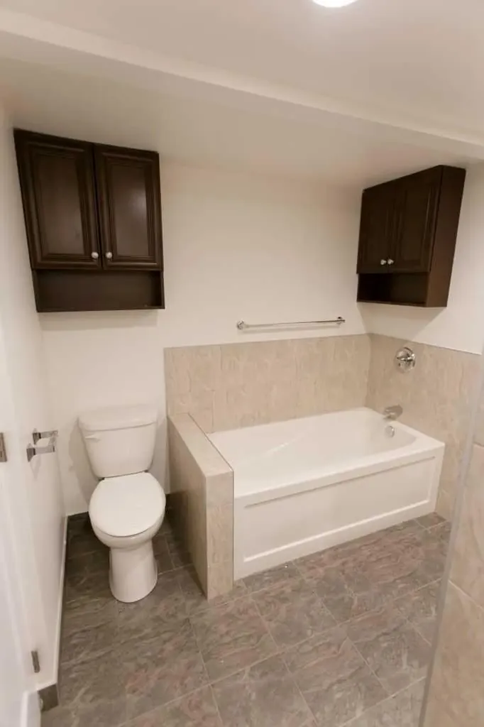 808 4 Avenue NW Calgary AB T2N 0M8