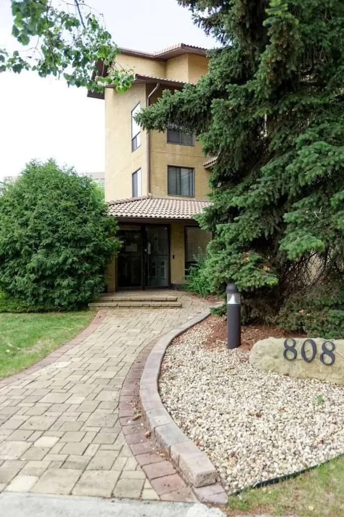 808 4 Avenue NW Calgary AB T2N 0M8