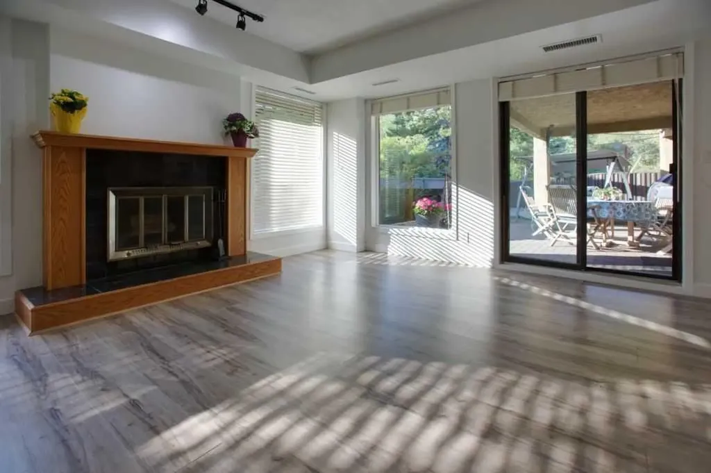 808 4 Avenue NW Calgary AB T2N 0M8