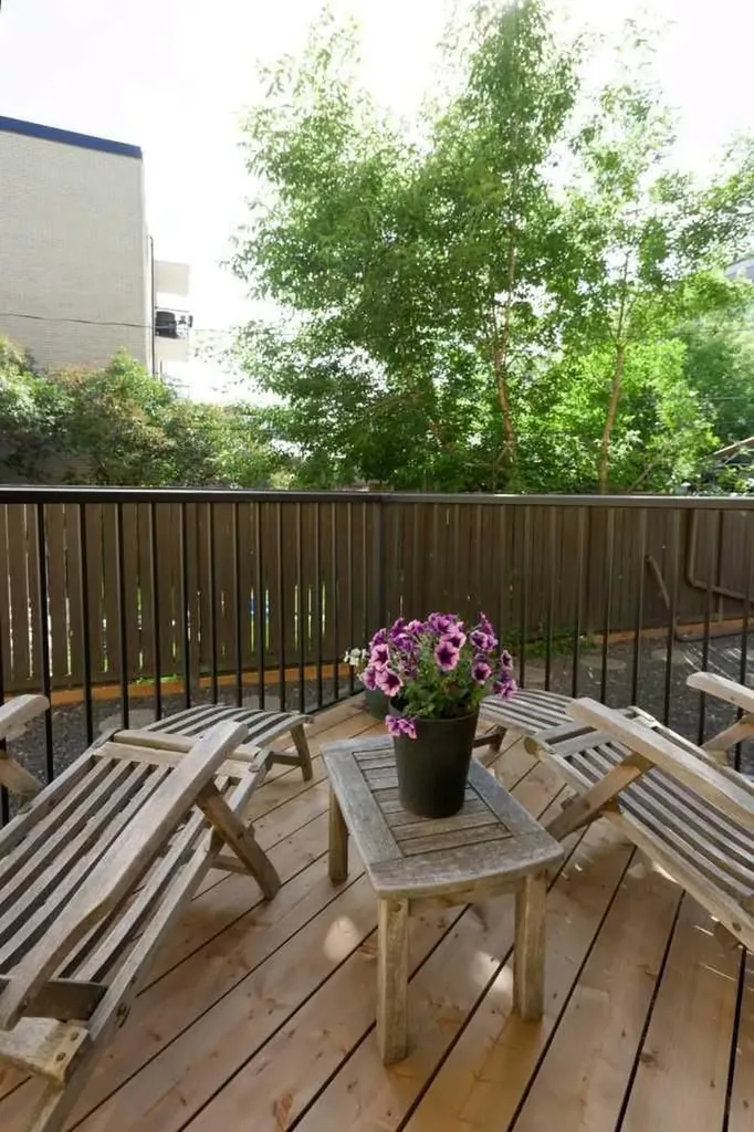 808 4 Avenue NW Calgary AB T2N 0M8