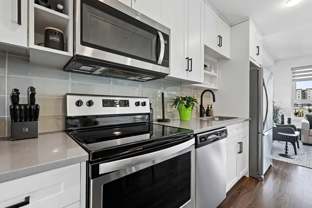 350 Livingston Common NE Calgary AB T3P 1M5
