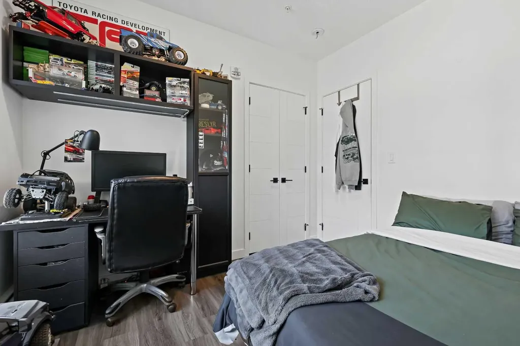 350 Livingston Common NE Calgary AB T3P 1M5