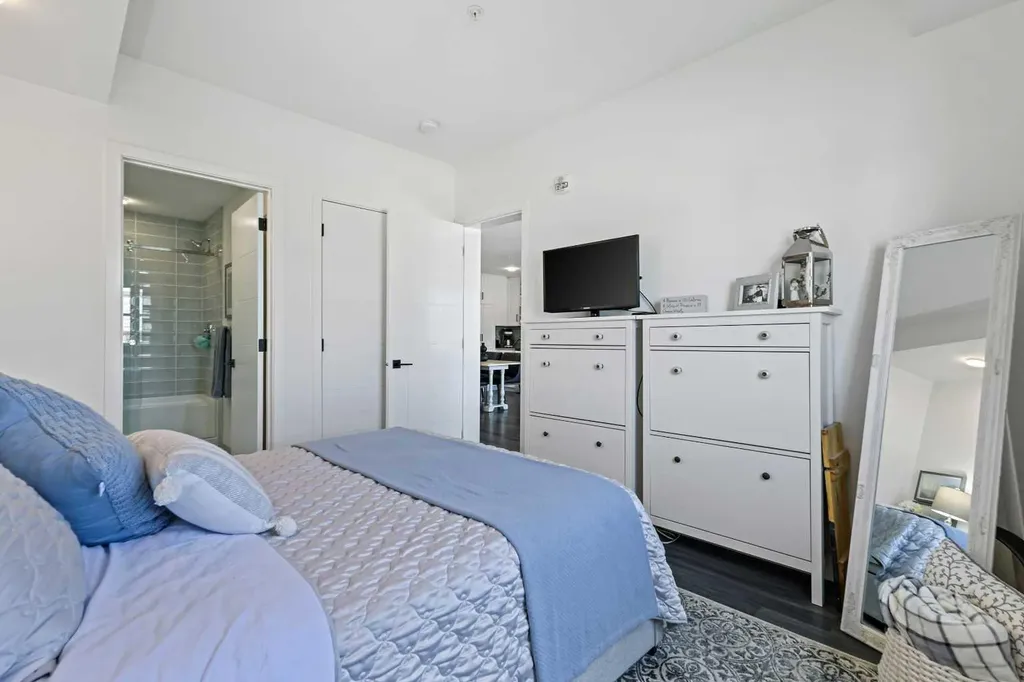 350 Livingston Common NE Calgary AB T3P 1M5