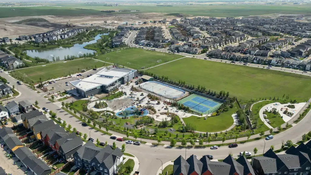 350 Livingston Common NE Calgary AB T3P 1M5