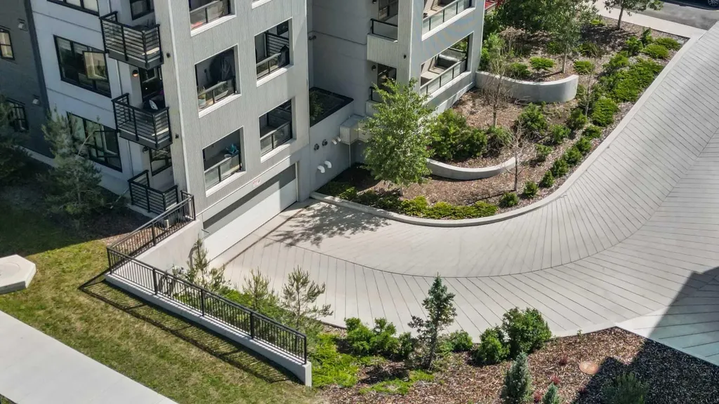 350 Livingston Common NE Calgary AB T3P 1M5