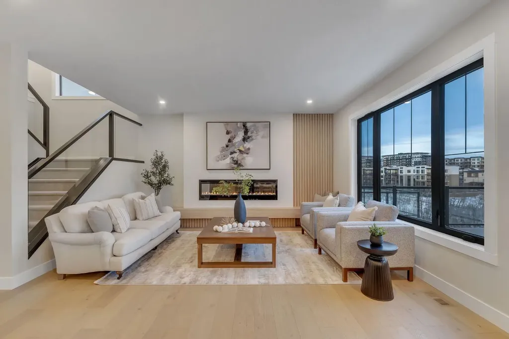 12 Spring Creek Point SW Calgary AB T3H 6E2