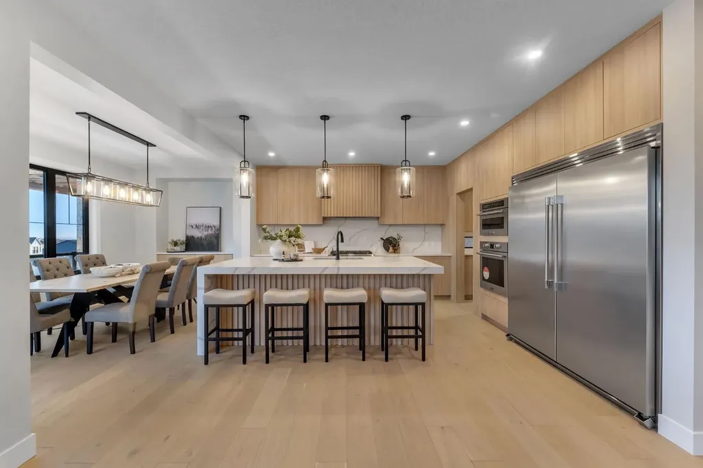 12 Spring Creek Point SW Calgary AB T3H 6E2
