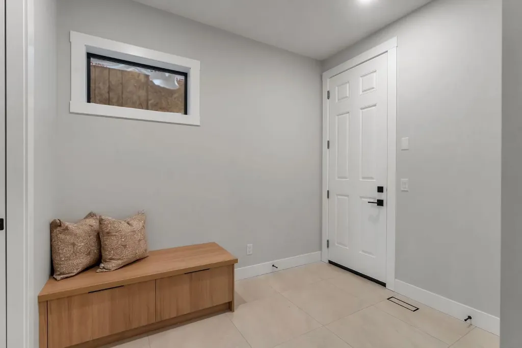 12 Spring Creek Point SW Calgary AB T3H 6E2