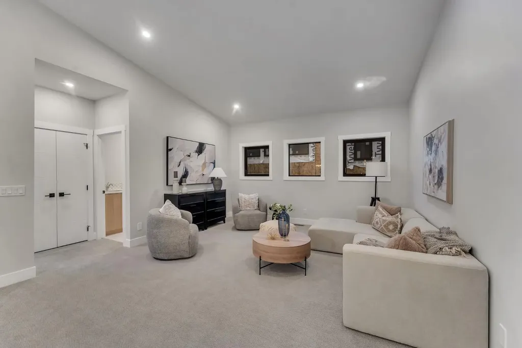 12 Spring Creek Point SW Calgary AB T3H 6E2