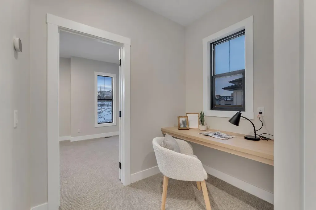12 Spring Creek Point SW Calgary AB T3H 6E2