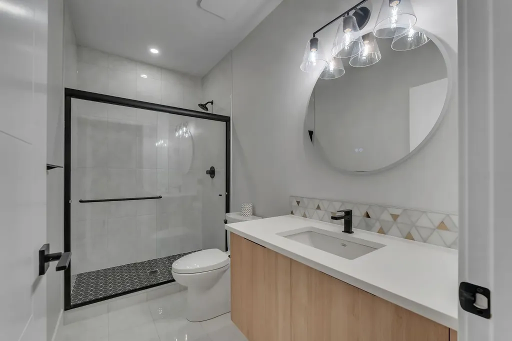 12 Spring Creek Point SW Calgary AB T3H 6E2
