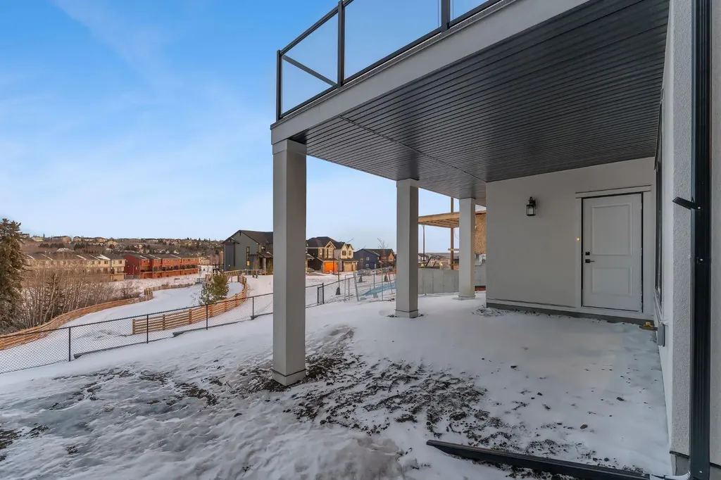 12 Spring Creek Point SW Calgary AB T3H 6E2