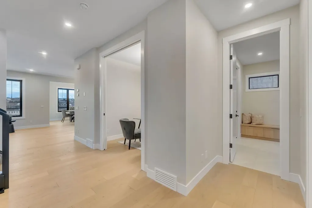 12 Spring Creek Point SW Calgary AB T3H 6E2