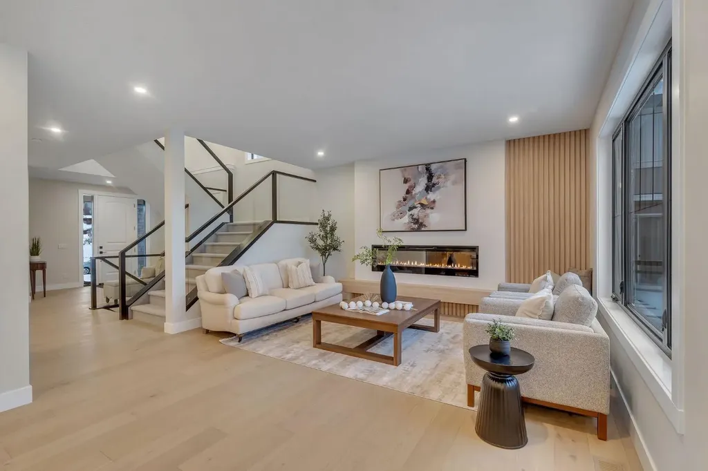 12 Spring Creek Point SW Calgary AB T3H 6E2