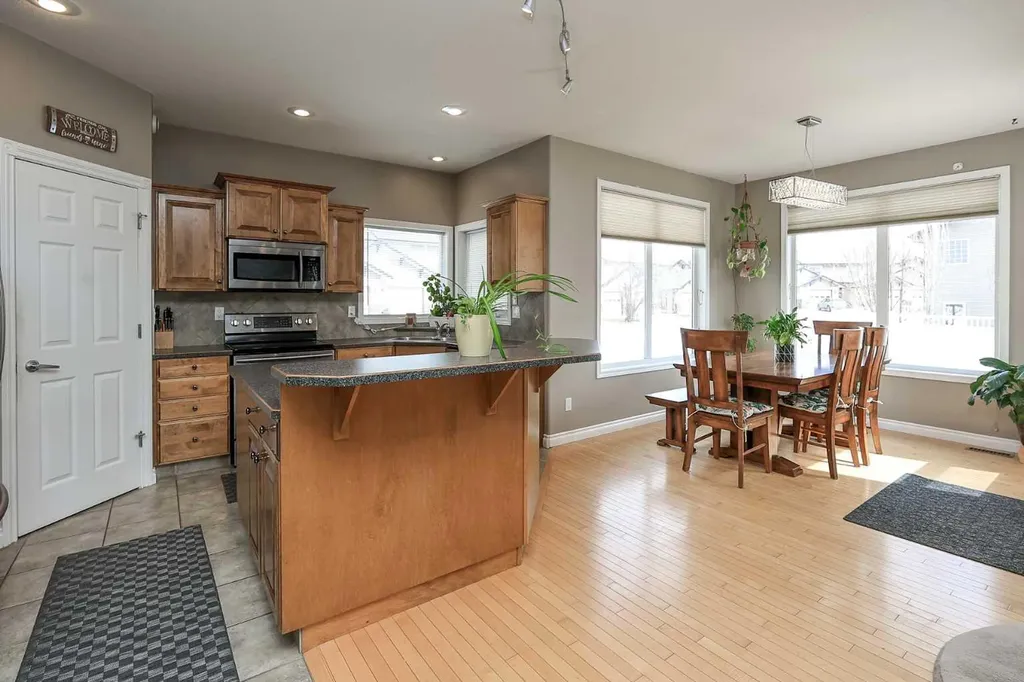 193 Alberts Close Red Deer AB T4R 3J6