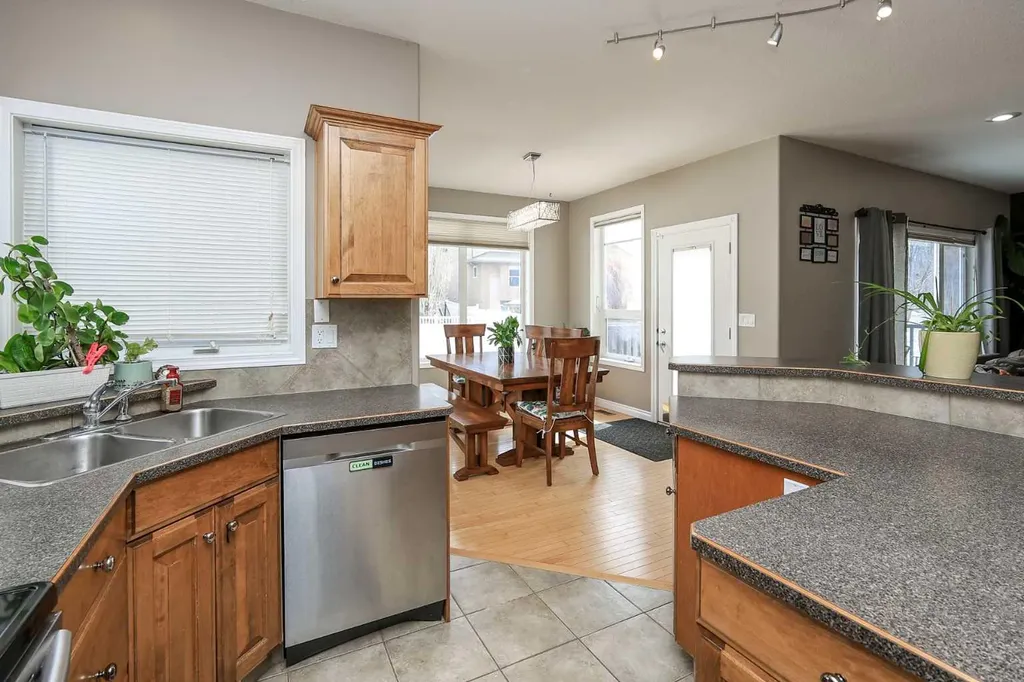 193 Alberts Close Red Deer AB T4R 3J6