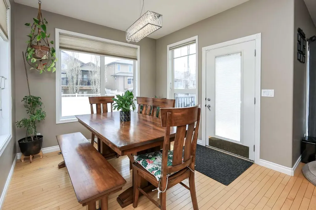 193 Alberts Close Red Deer AB T4R 3J6