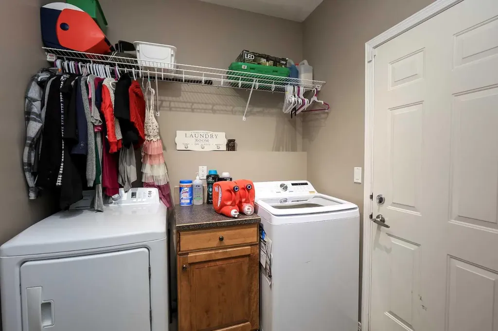 193 Alberts Close Red Deer AB T4R 3J6